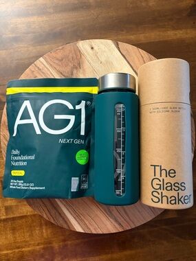 RARE AG1 GLASS SHAKER + Daily Foundational Nutrition Next Gen Tropical